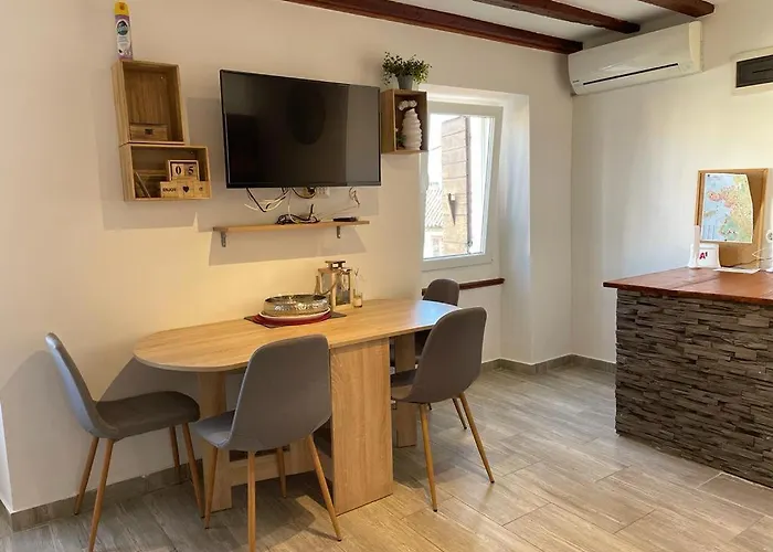 Διαμέρισμα Many