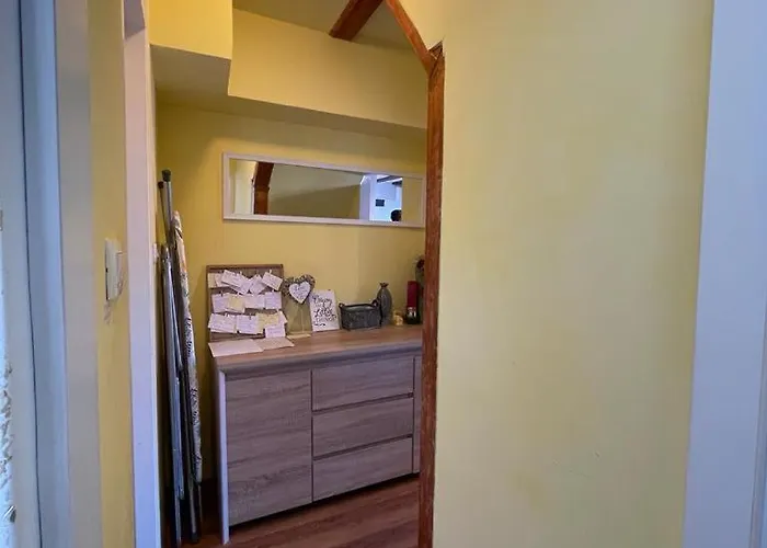 Many Διαμέρισμα *